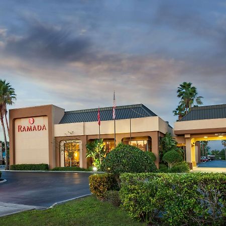 Ramada By Wyndham Orlando Florida Mall Hotel Exterior foto